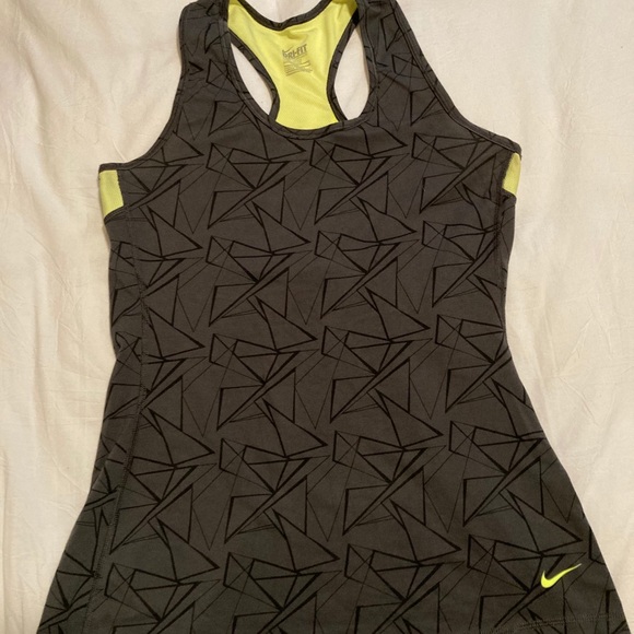 NIKE DriFit tank top (slim fitting) - Picture 1 of 3